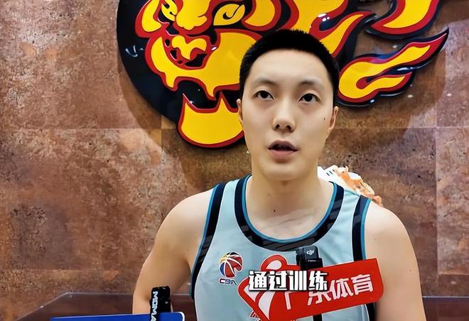席全明星！北京新援被看衰3队争科顿尊龙凯时网胡明轩肩伤反复郭艾伦缺(图5)