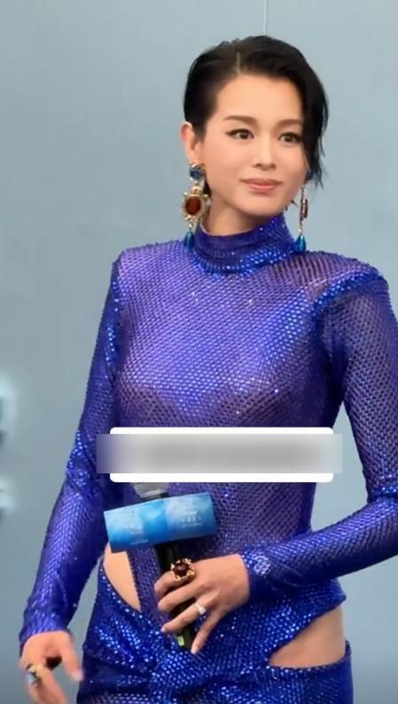 ：刘嘉玲脸垮了舒淇又嫩了胡杏儿赢麻尊龙凯时网站澳门水舞间镜头好真实(图12)