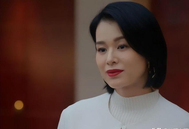 ：刘嘉玲脸垮了舒淇又嫩了胡杏儿赢麻尊龙凯时网站澳门水舞间镜头好真实(图14)